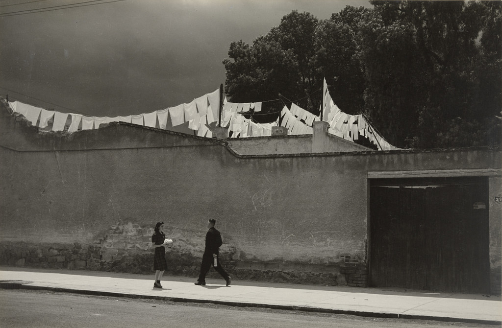 Qué chiquito es el mundo (How Small the World Is)