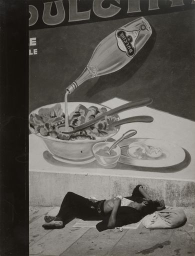 Clochard à Marseille fotograferet af Brassaï