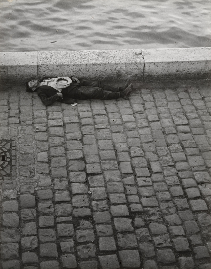 Man Sleeping Along the Seine. (Homme endormi au bord de la Seine)