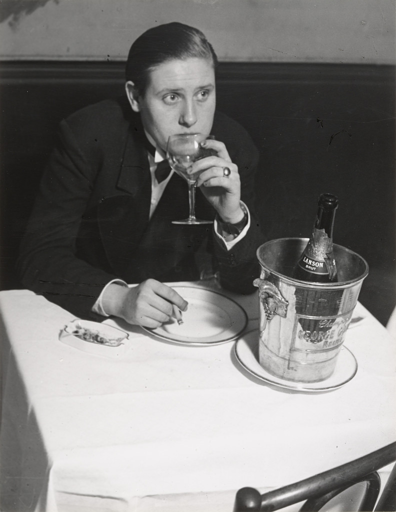 Woman Dressed as a Man at Le Monocle, Montparnasse . (Femme habillée en homme dans une boîte à femmes de Montparnasse, Le Monocle)