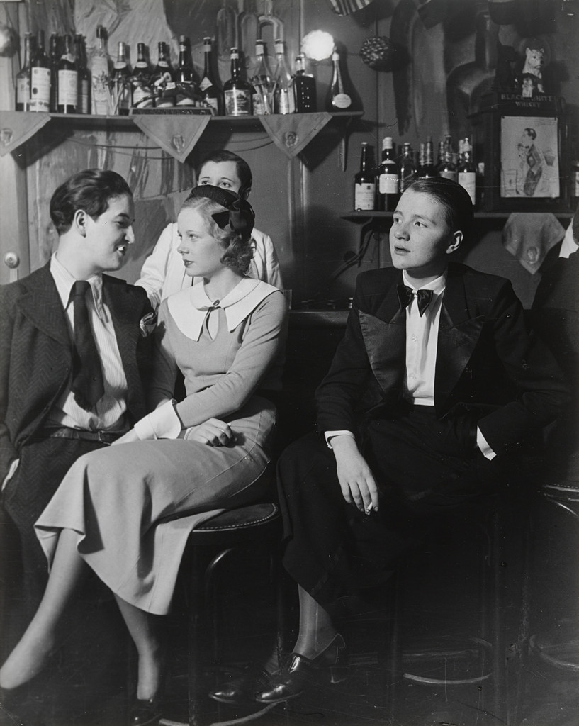 Le Monocle, the Bar, Paris.  On the Left is Lulu de Montparnasse