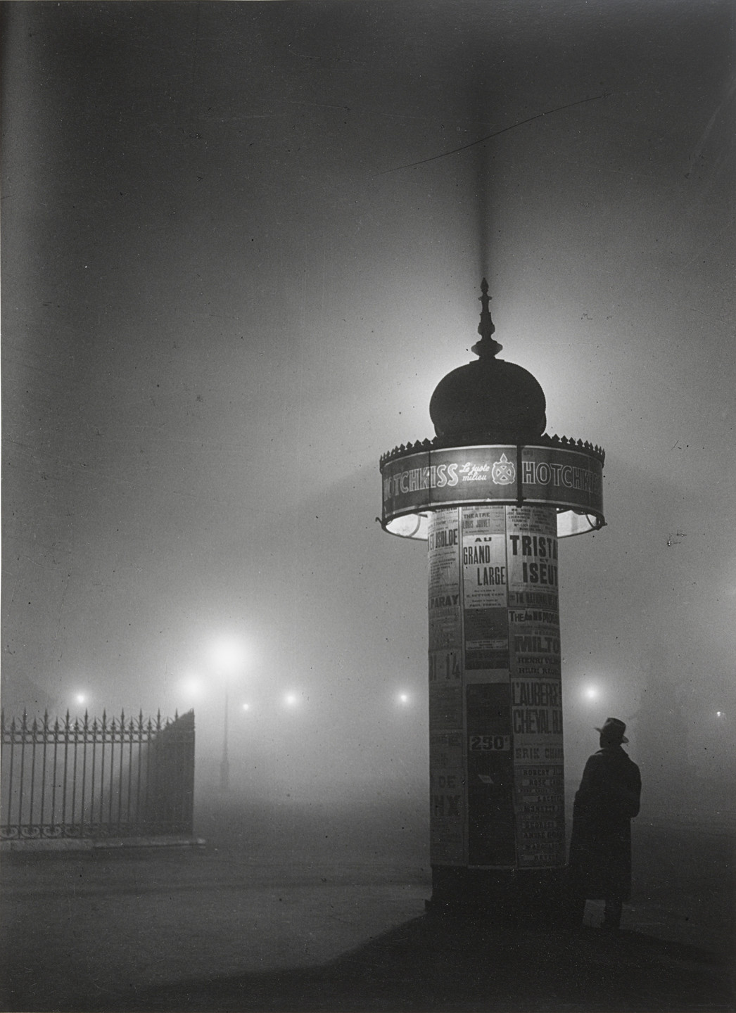 Brassaï (Gyula Halász). A Morris column in the fog, Avenue de l&#39;Observatoire. 1934