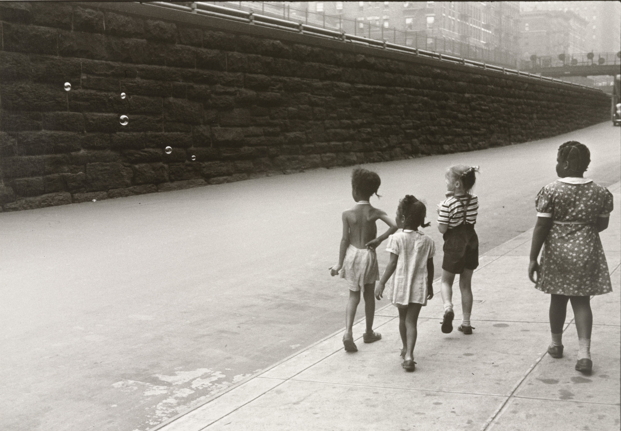 Helen Levitt. New York. c. 1945