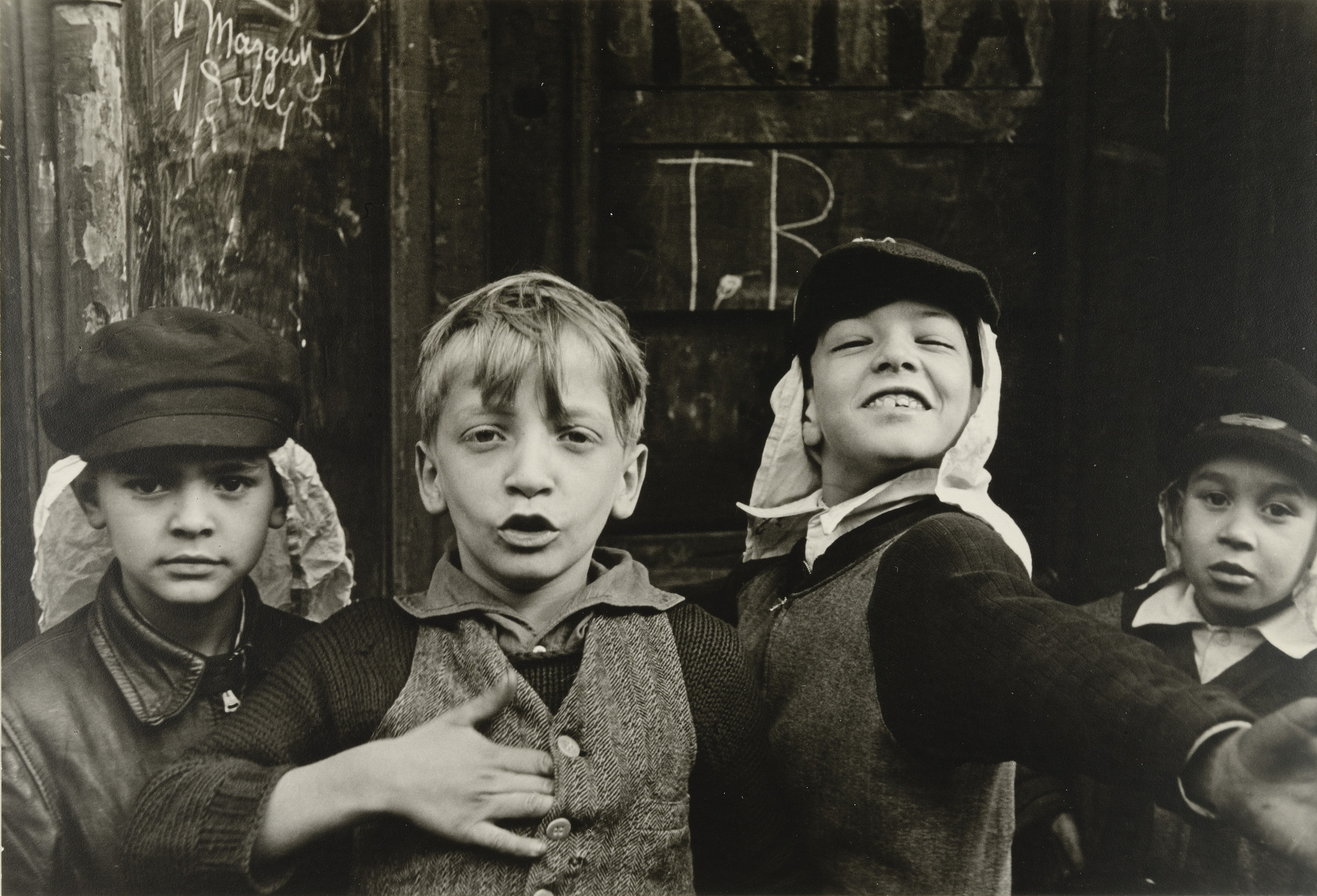 Helen Levitt. New York. c. 1940 | MoMA