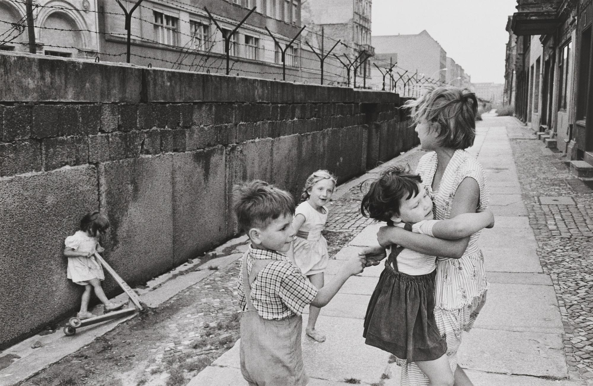 Henri Cartier-Bresson. Berlin Wall