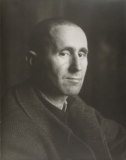 Bertolt Brecht, Paris