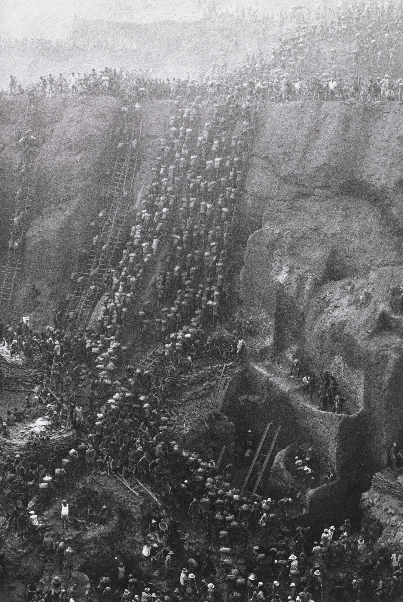 Sebastião Salgado. Untitled (Serra Pelada, Brazil)