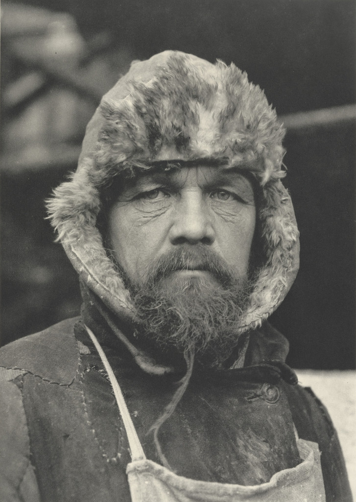 Tovarisch Mikhail: Bricklayer