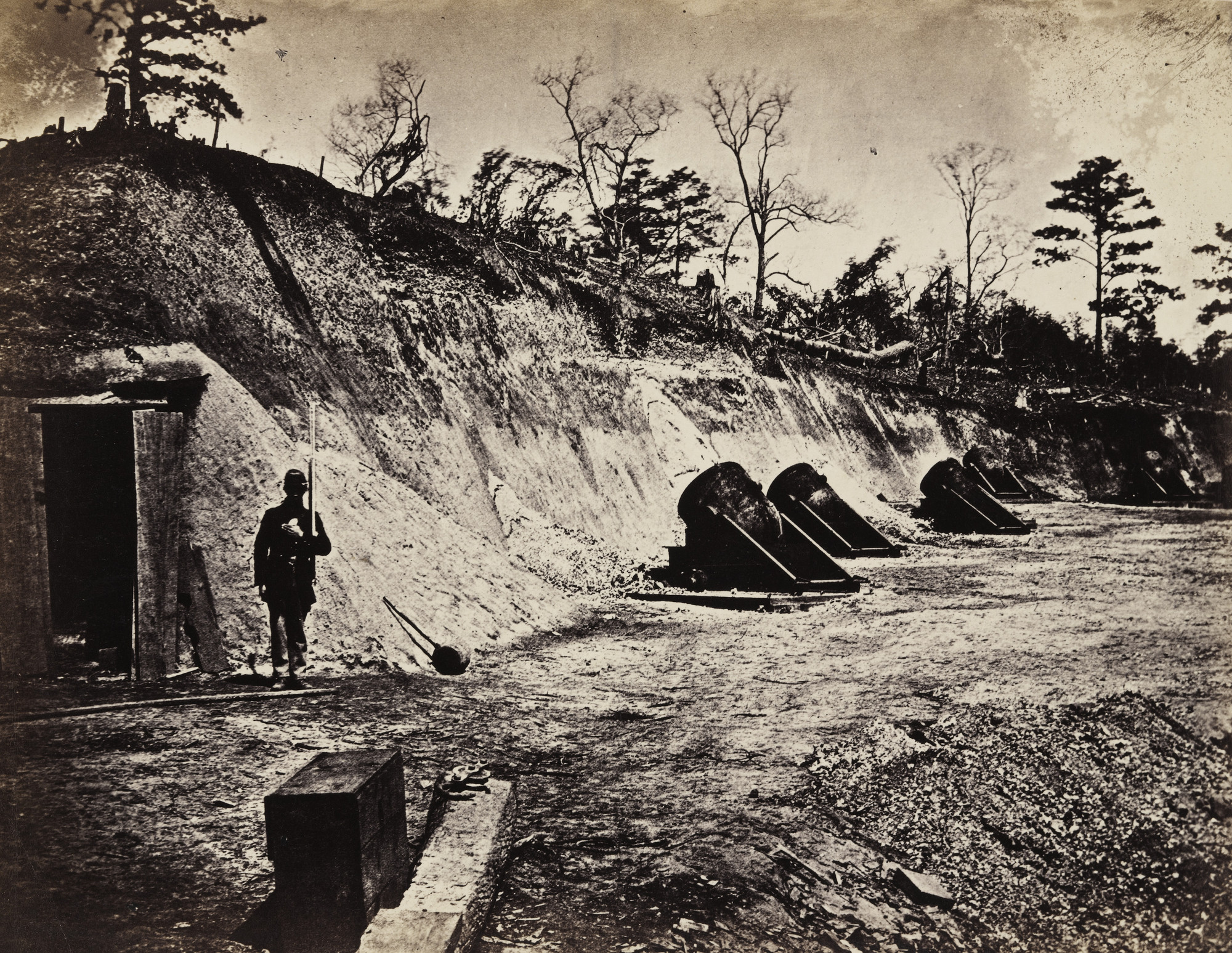 Alexander Gardner. Battery No 4, near Yorktown, Virginia