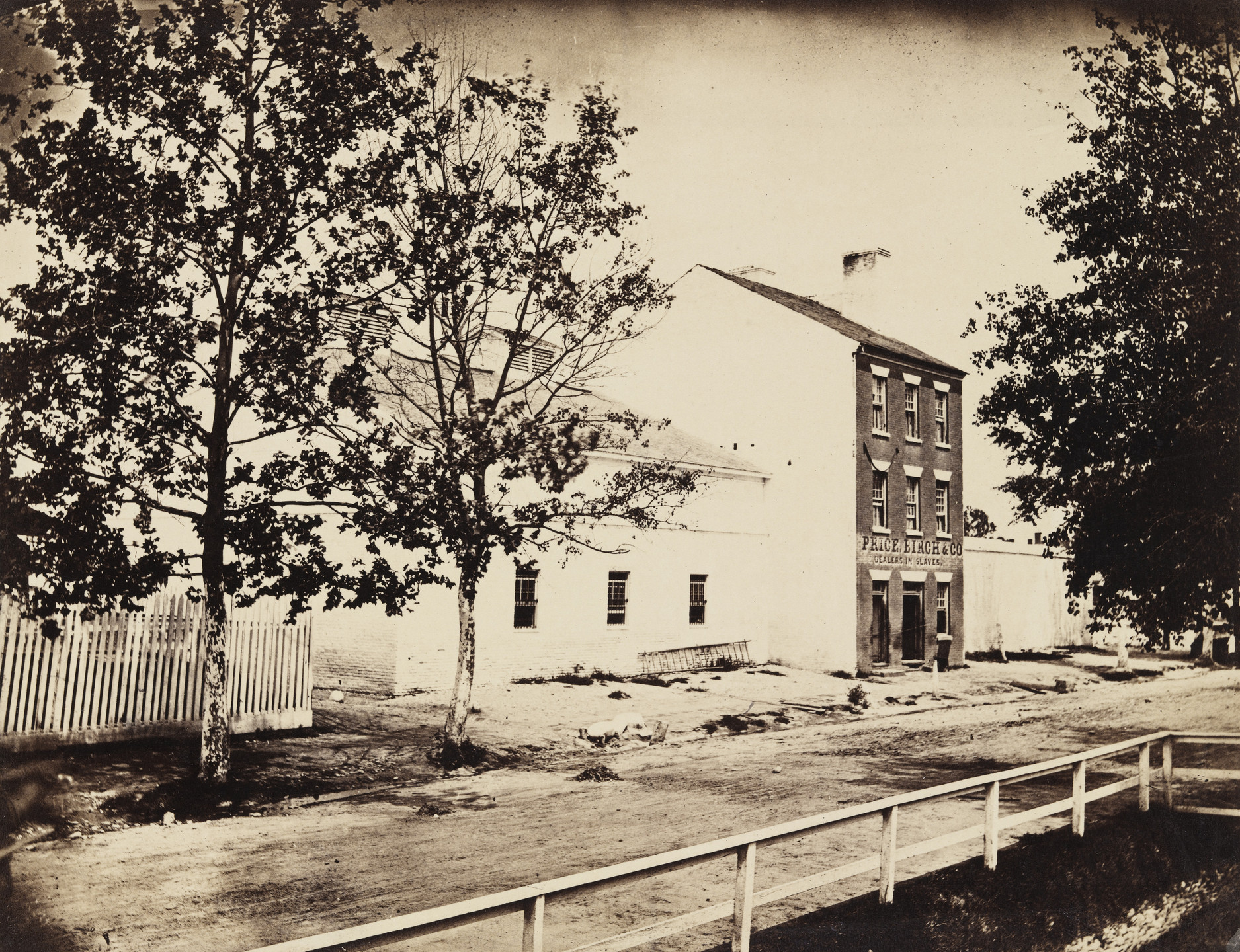 Alexander Gardner, Pywell. Slave Pen, Alexandria, Virginia. August 1862