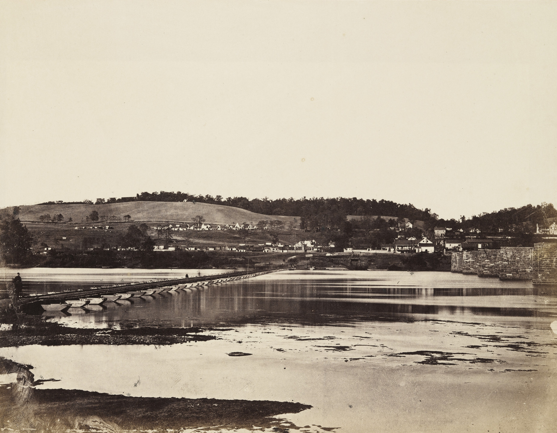Alexander Gardner. Pontoon Bridge Across the Potomac, at Berlin.. November 1862