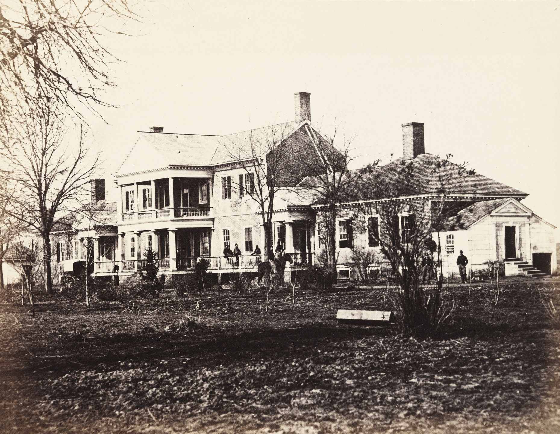 Alexander Gardner, Timothy O&#39;Sullivan. Lacey House, Falmouth, Virginia. December, 1862