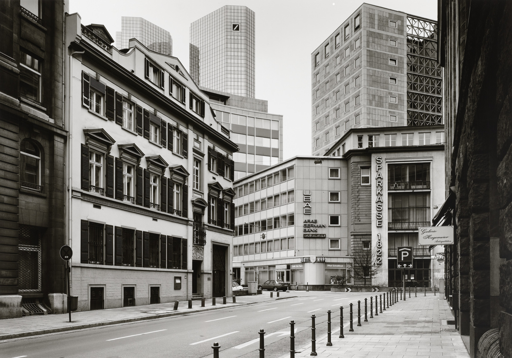 Thomas Struth. Neue Mainzerstrasse, Frankfurt. 1988