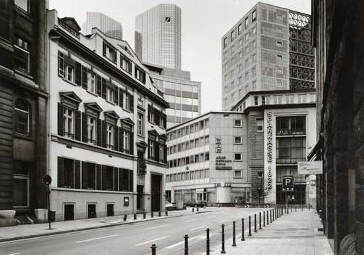 Thomas Struth. Neue Mainzerstrasse, Frankfurt. 1988