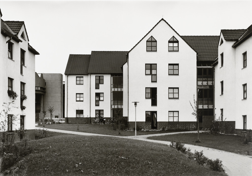 University Dormitories, Dortmund. (Studentendorf an der Universität, Dortmund), Thomas Struth, 1985