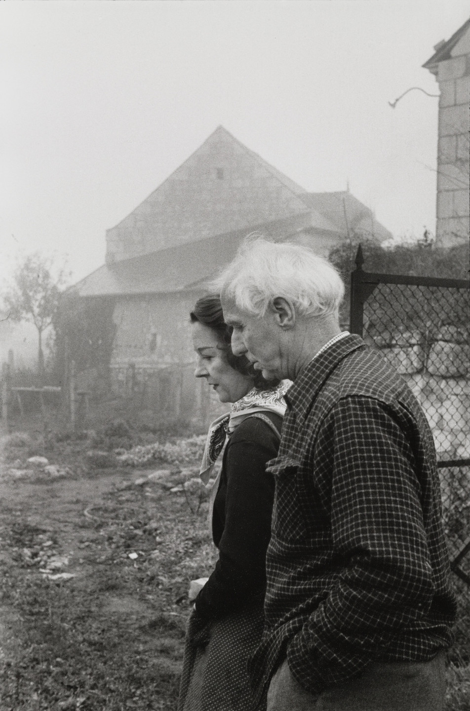 Henri Cartier-Bresson. Max Ernst and Dorothea Tanning, Huismes, France. 1955