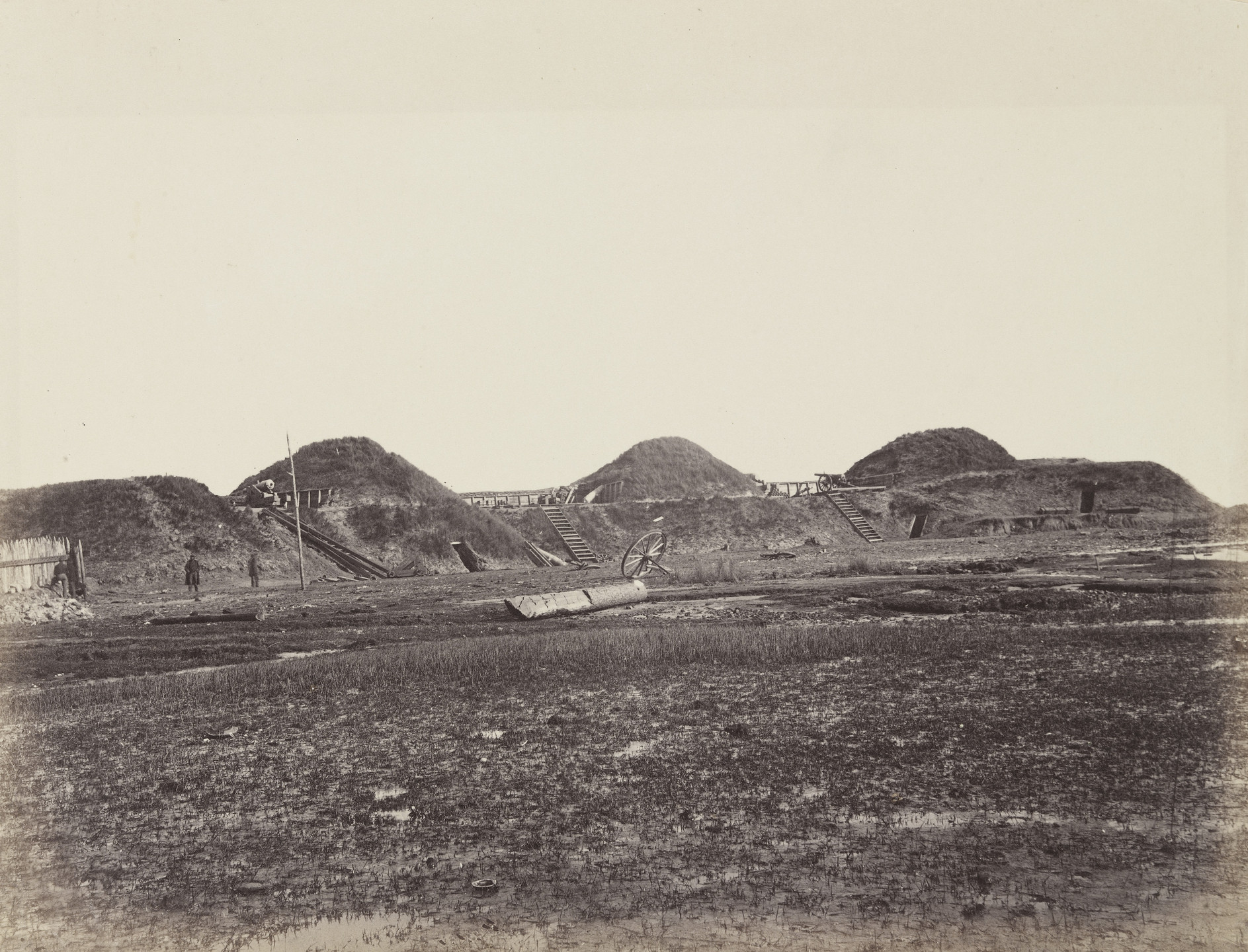 Alexander Gardner, Timothy O&#39;Sullivan. Three first traverses on land end, Fort Fisher, N.C. January, 1865