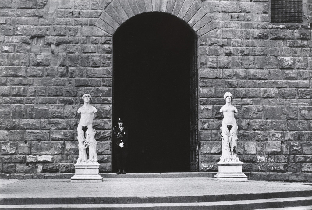 FLORENCE, ITALY, Elliott Erwitt, 1950