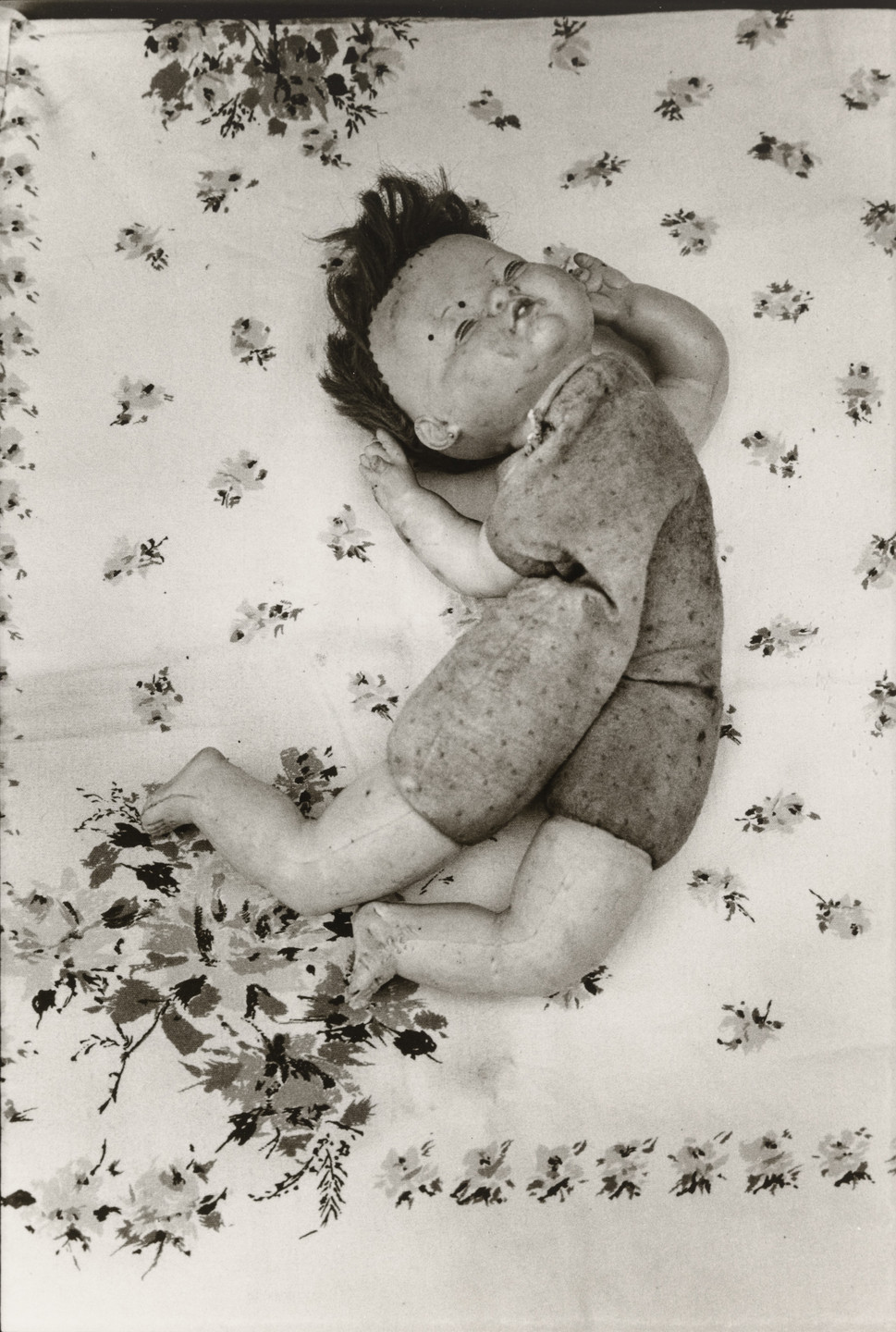 Rosalind Fox Solomon. Bed of Roses, Scottsboro, Alabama. 1974