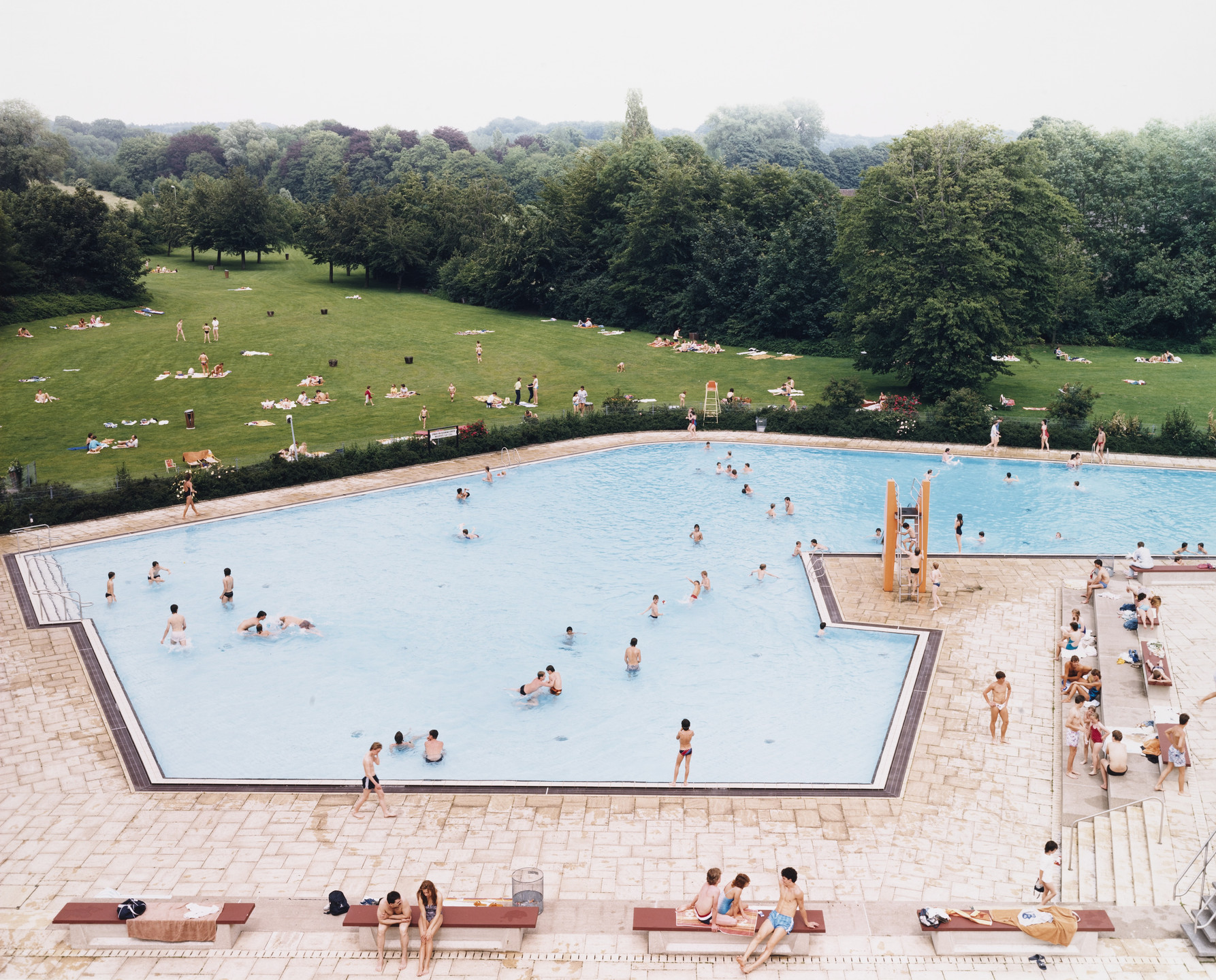 Andreas Gursky. Ratingen Swimming Pool. 1987