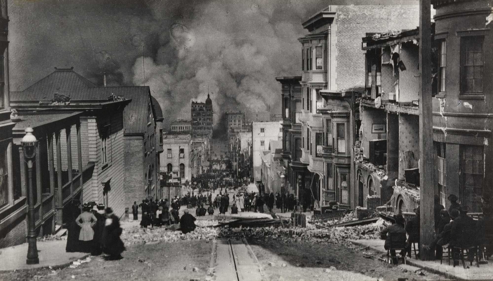 Arnold Genthe. Looking Down Sacramento Street, San Francisco. April 18, 1906