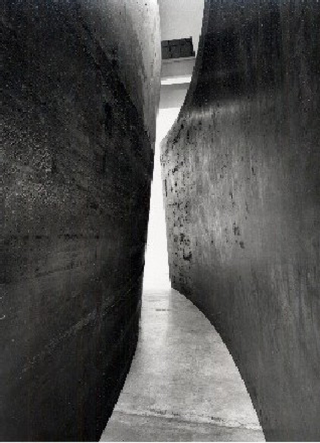 Richard Serra. Intersection II. 1992-93