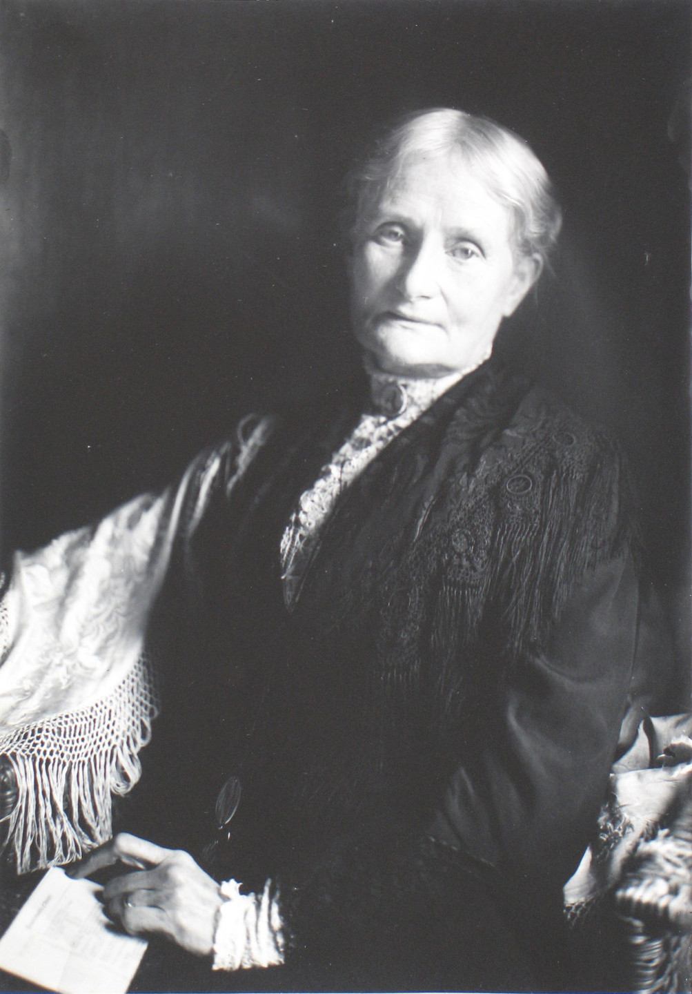 Imogen Cunningham. Mrs. Elizabeth Champney. 1910