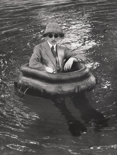 Jacques-Henri Lartigue. Maurice Lartigue, Swimming Pool at Château