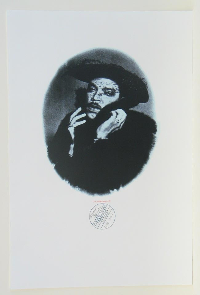 Álvaro Barrios as Marcel Duchamp as Rrose Sélavy as L.H.O.O.Q.