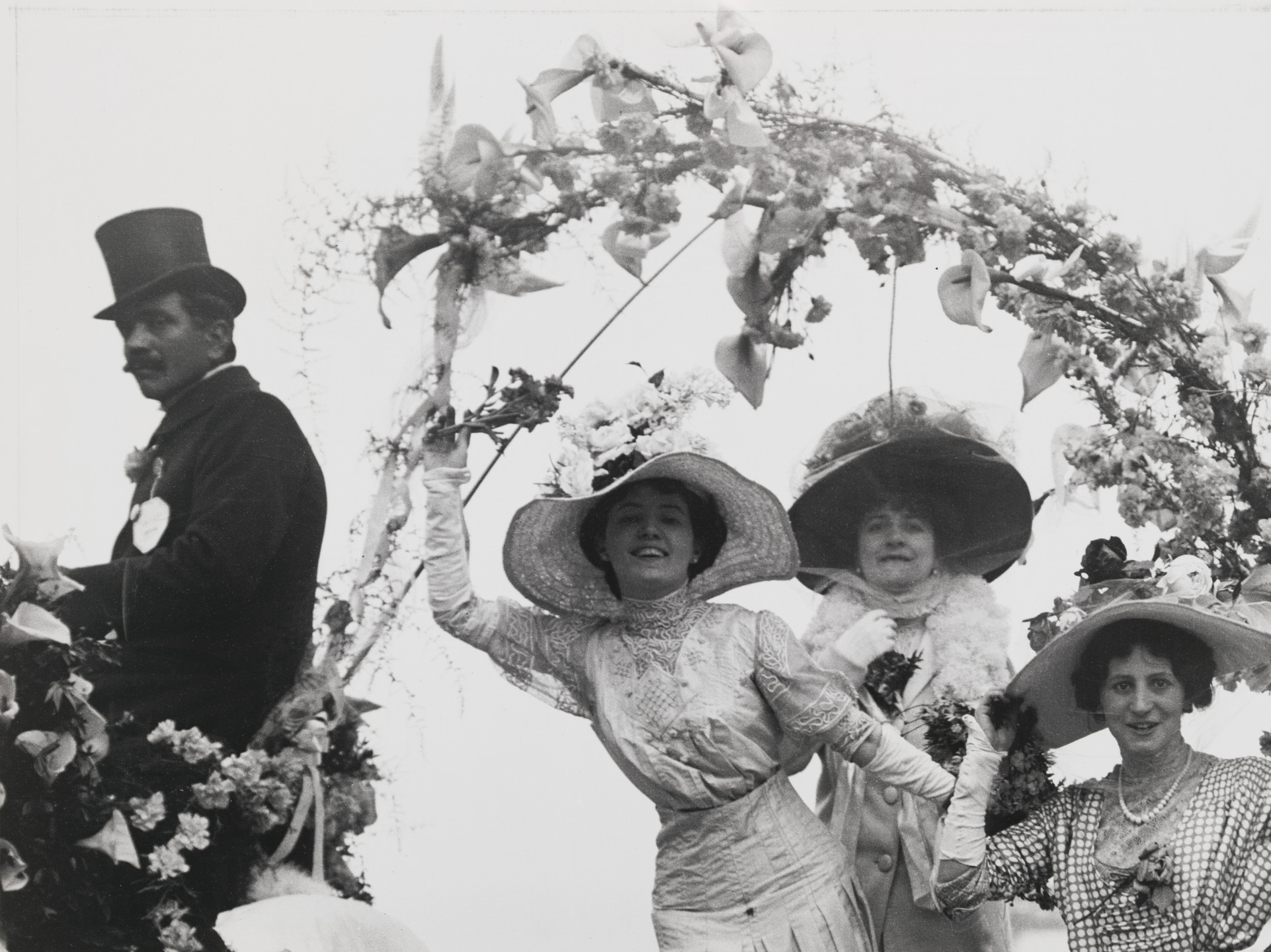 Unidentified photographer. Bataille de Fleurs, Monaco. 1910