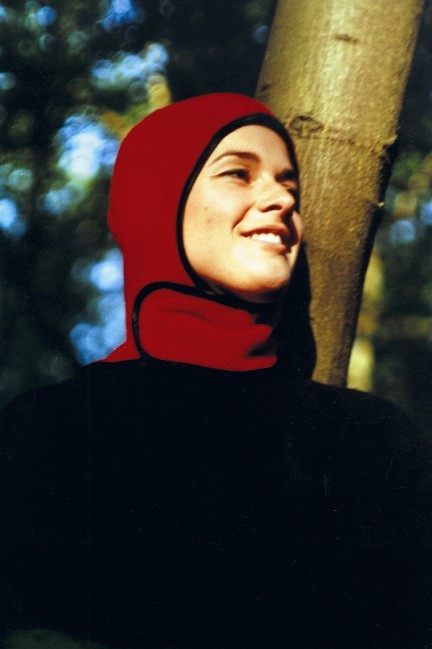 Cindy van den Bremen. Capsters Sports Headgear for Muslim Women. Outdoors version. 1999