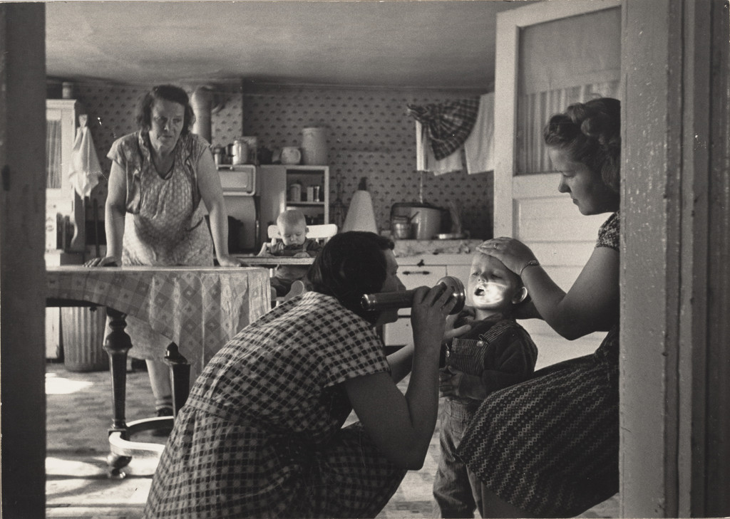 Iowa Floods: The Thomas Family, Mondamin, Iowa, Dan Weiner, 1952