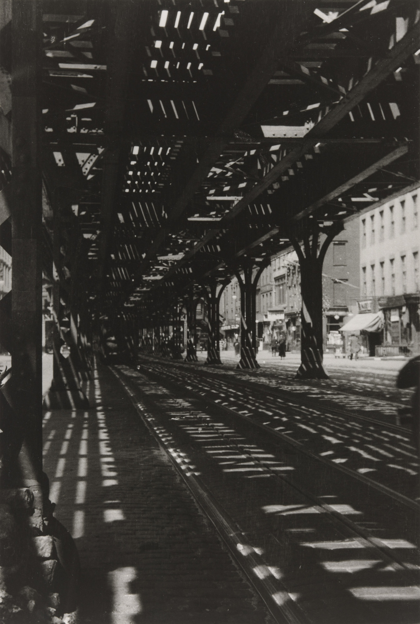 Walker Evans. Third Avenue "L", Light Patterns, New York