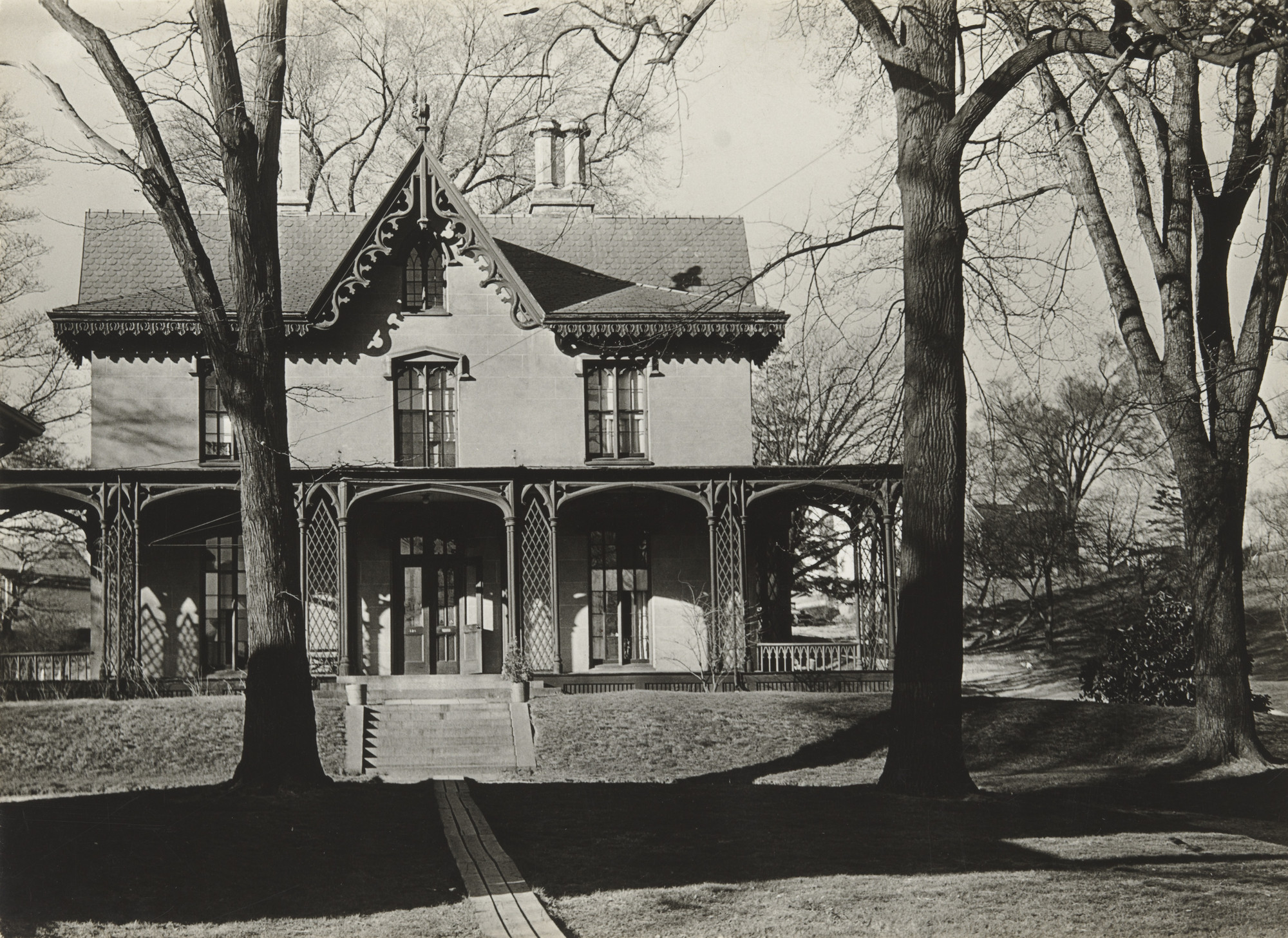 Walker Evans. Gingerbread House, Somerville, Massachusetts