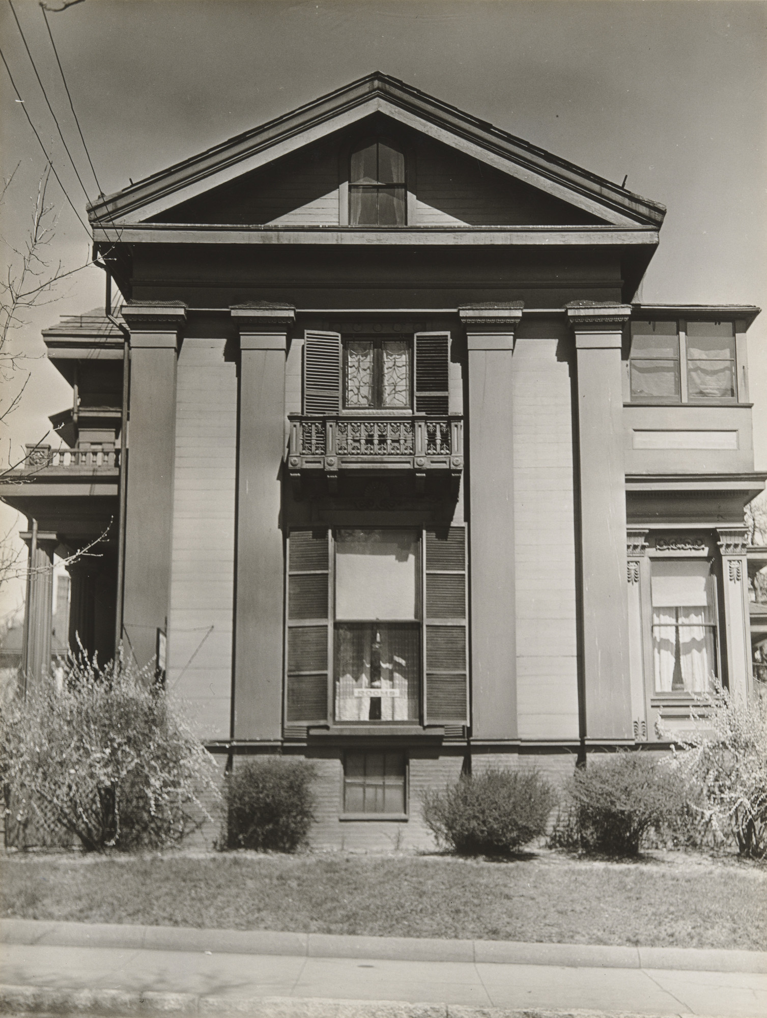 Walker Evans. Greek House, Cambridge, Massachusetts