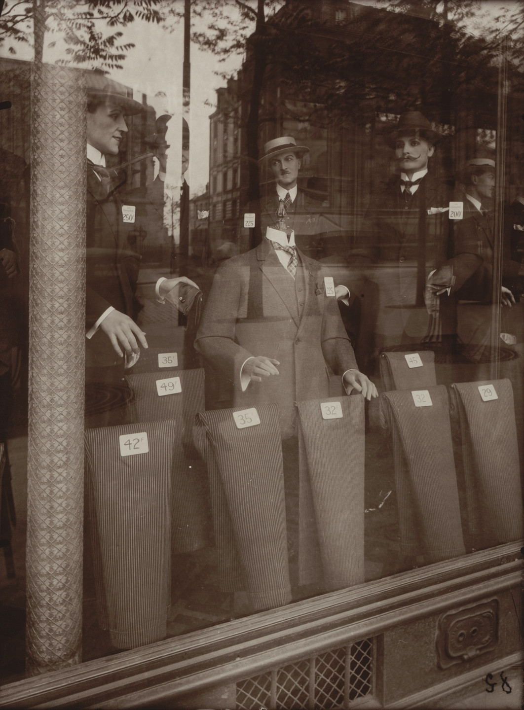 Eugène Atget. Avenue des Gobelins. 1925