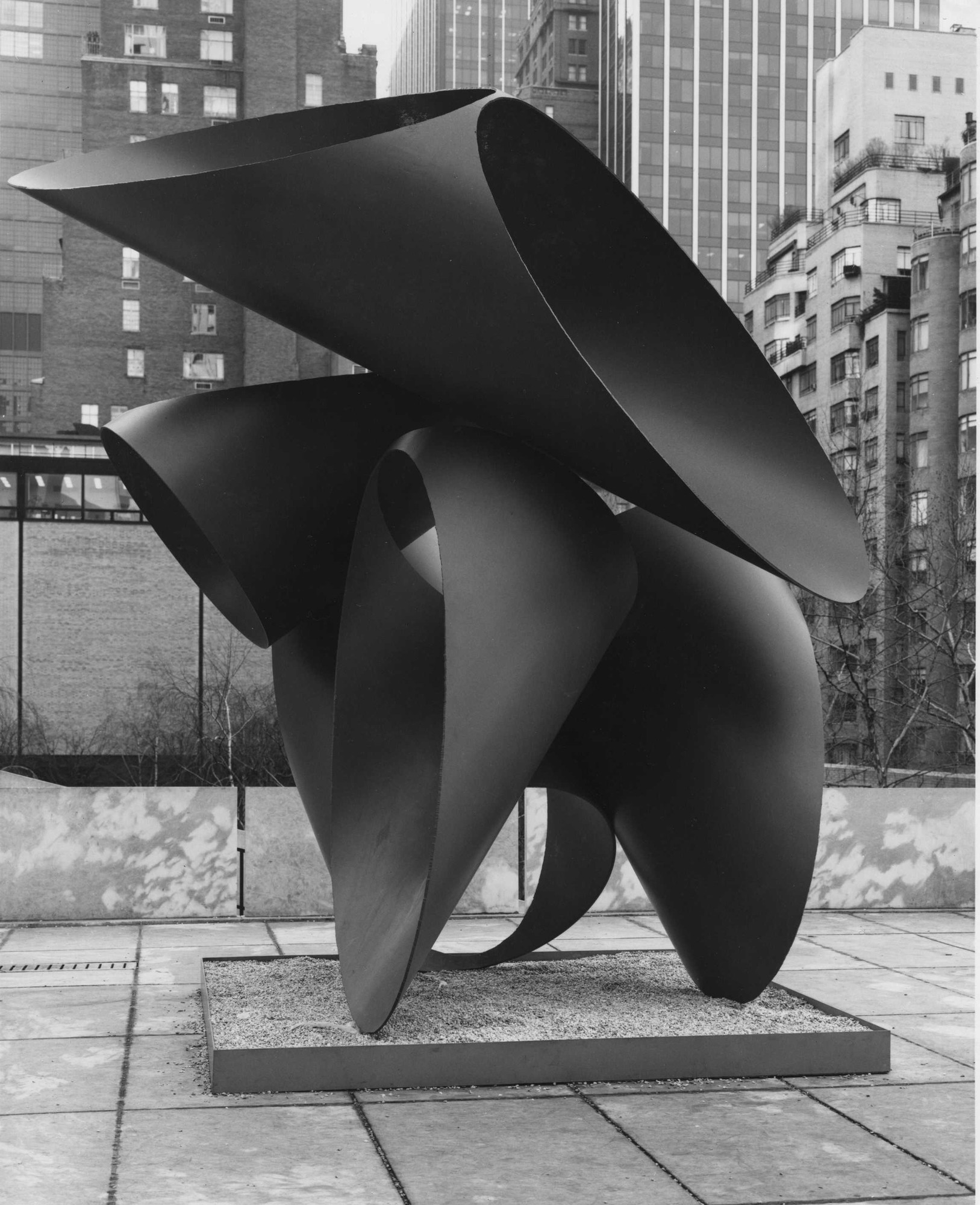 Alexander Liberman. Above