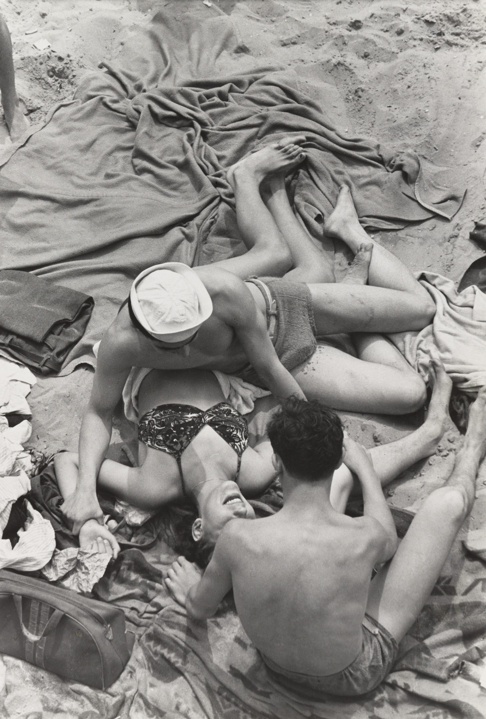 Henri Cartier-Bresson. Coney Island, New York. 1946