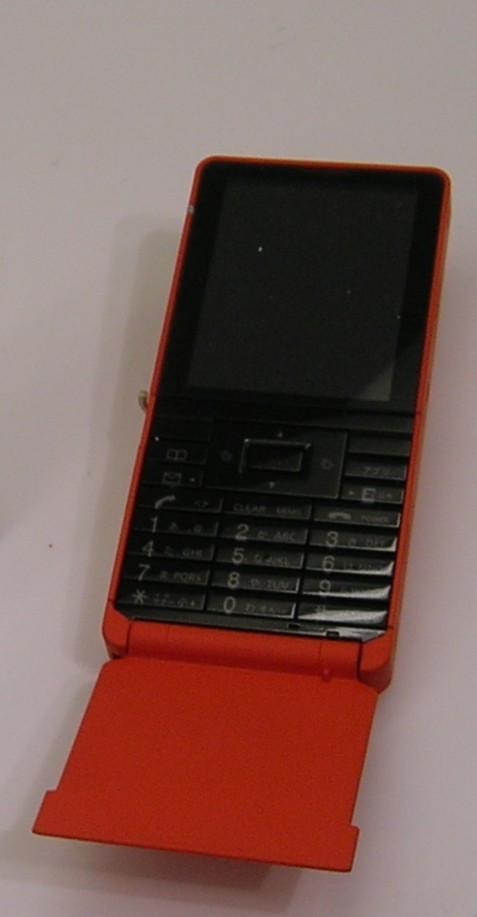 Tokujin Yoshioka. Media Skin Cellular Phone. 2004