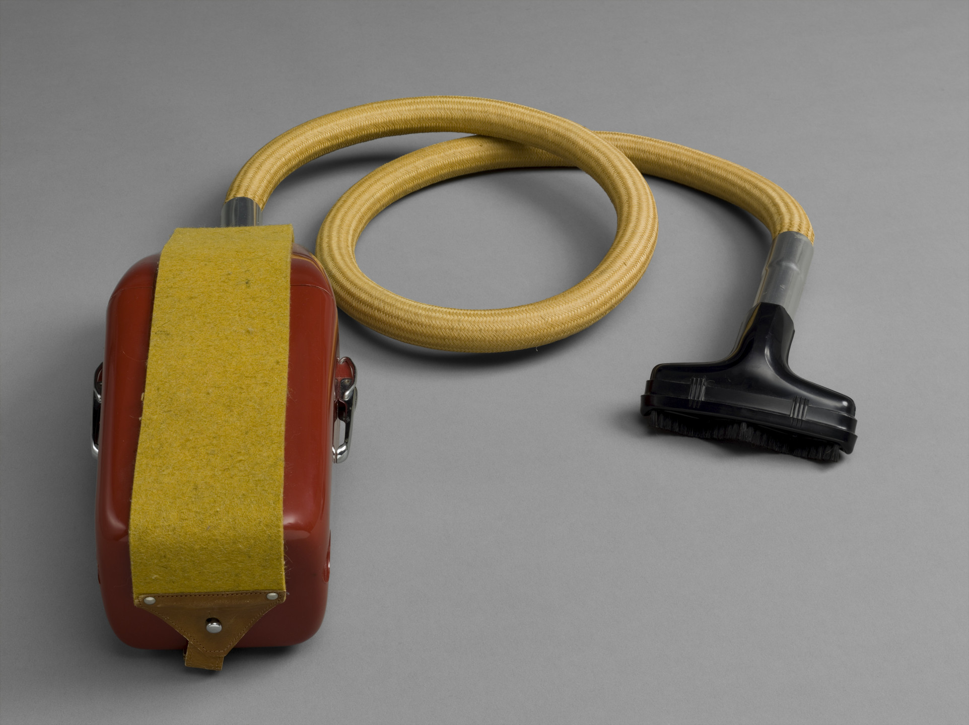 Achille Castiglioni, Pier Giacomo Castiglioni. Spalter Electric Vacuum Cleaner. 1956