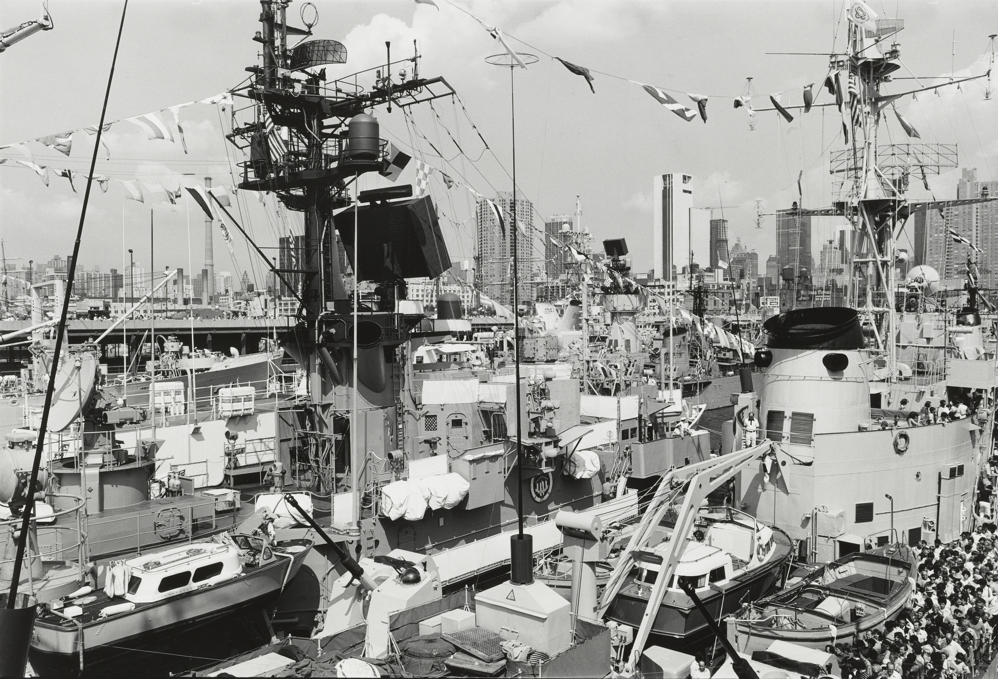 Tod Papageorge. New York Pier. July 5, 1976