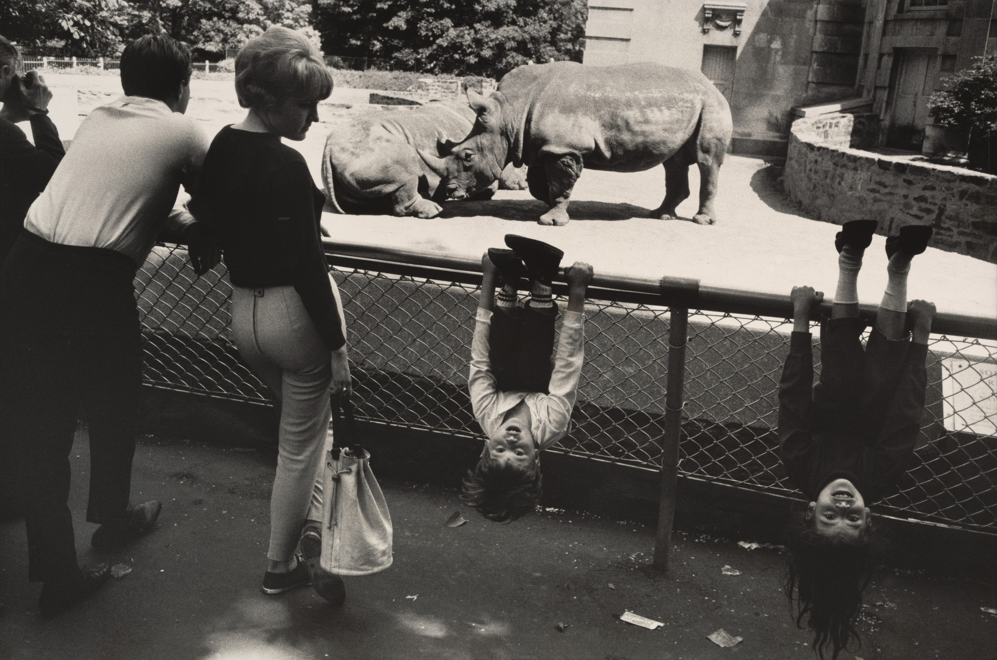 Garry Winogrand. Ethan and Laurie Winogrand, New York