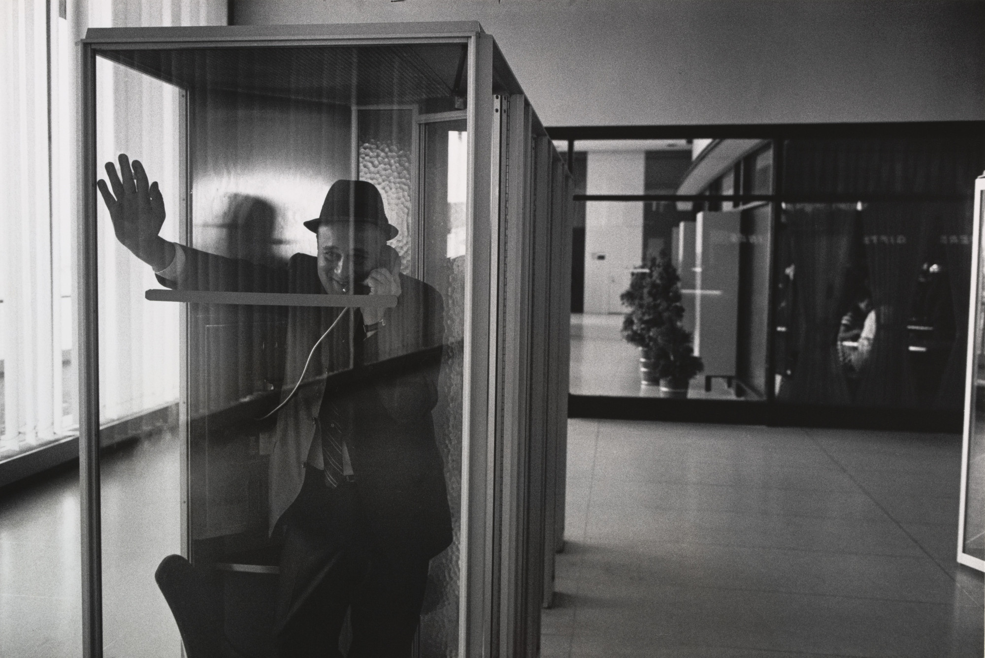 Garry Winogrand. Kennedy Airport