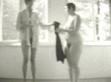 Zwei Frauen im Gefecht (Two Women in Combat)