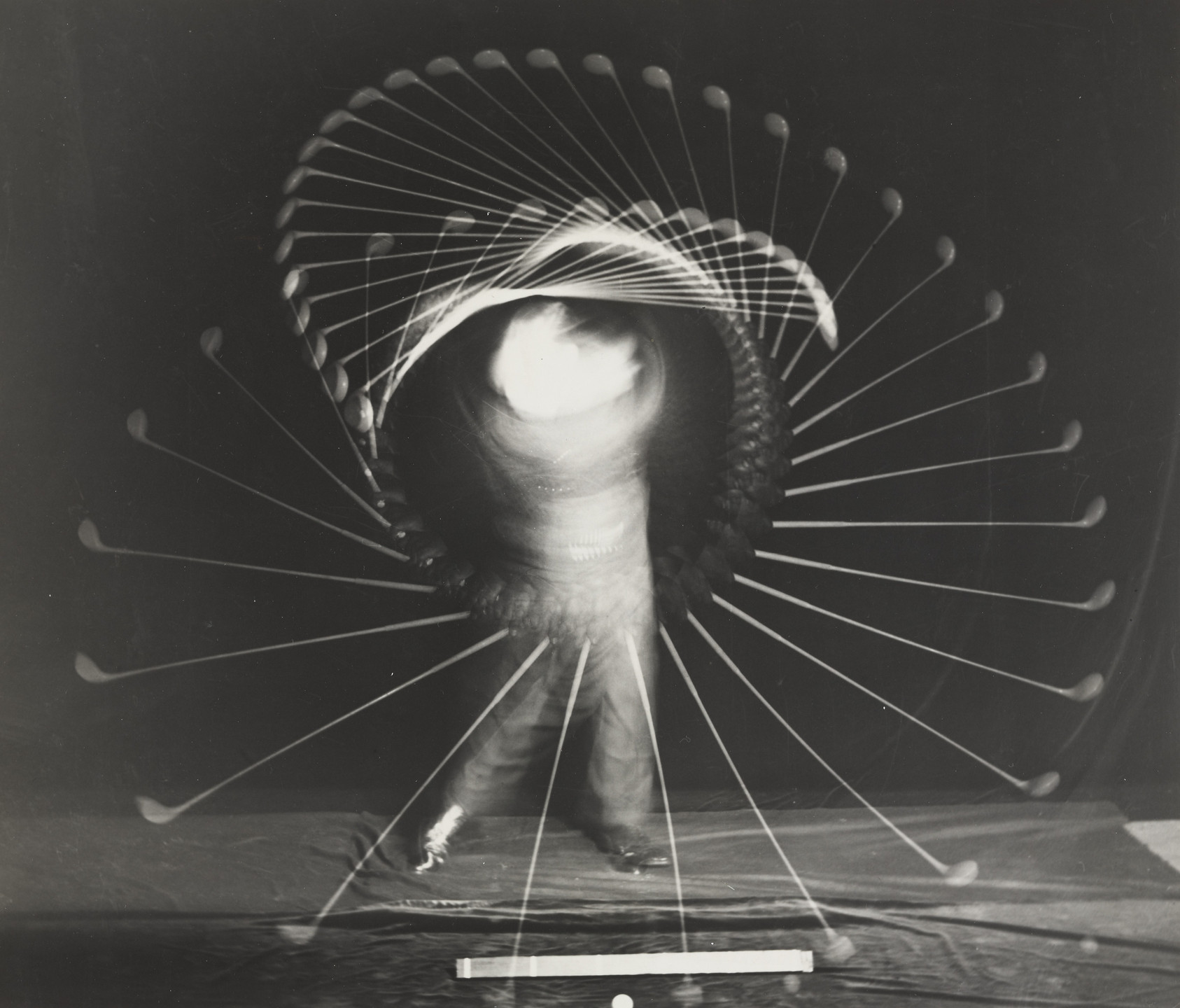 Harold Eugene Edgerton. Bobby Jones with a Driver. 1938