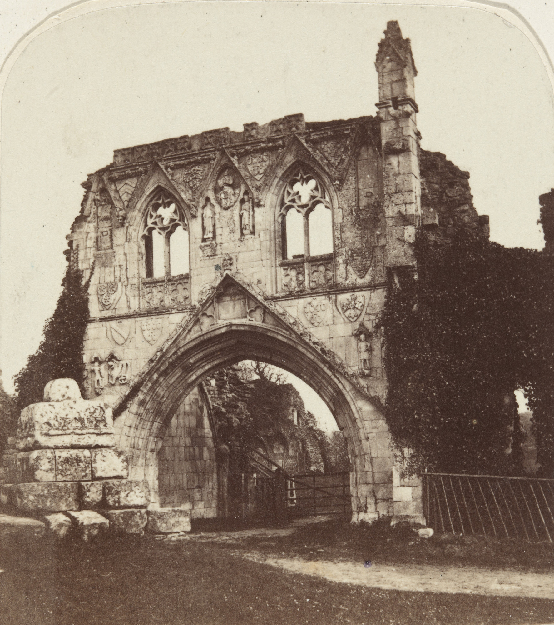 Roger Fenton. Kirham Abbey