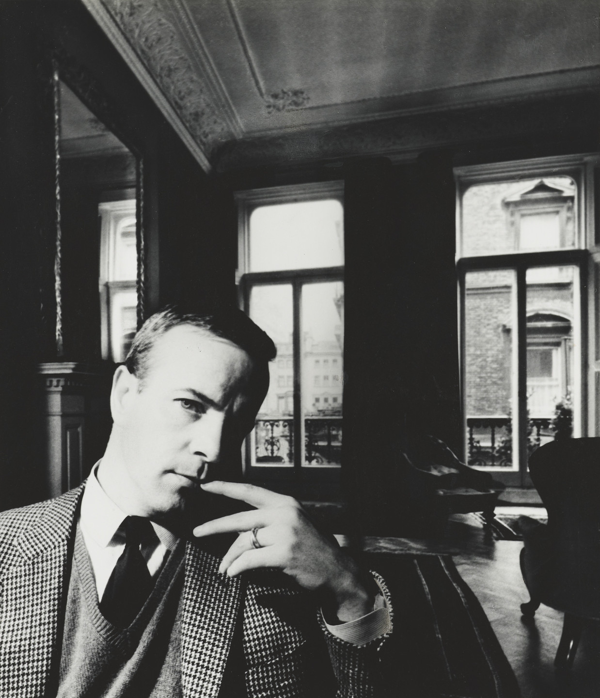 Bill Brandt. Franco Zeffirelli, Ennismore Gardens, London. 1962