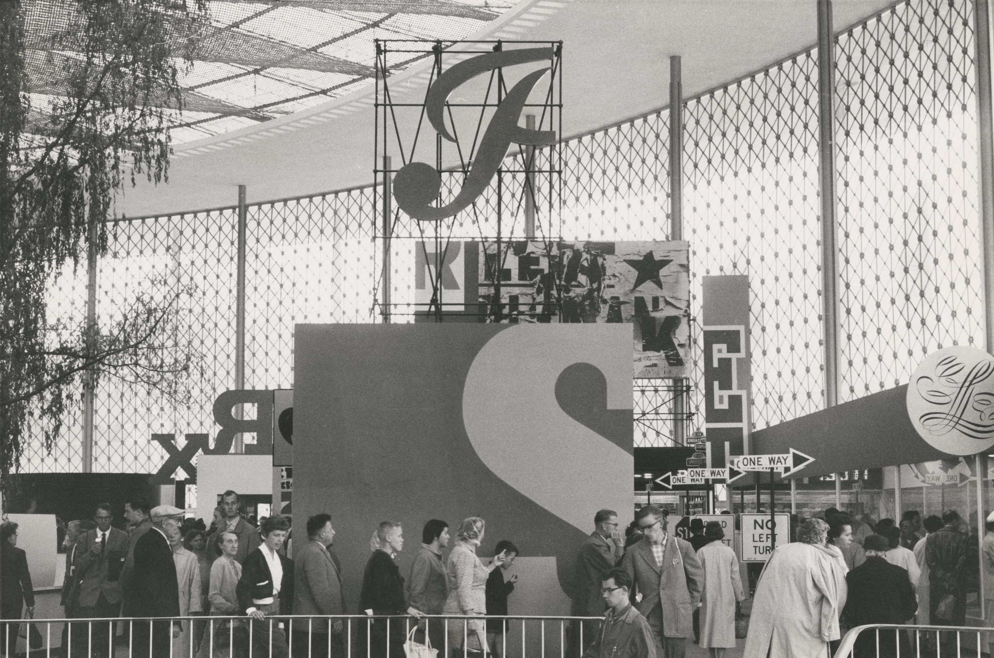 Robert Brownjohn, Ivan Chermayeff, Thomas Geismar. Brussels World Fair (View of the fair). 1958