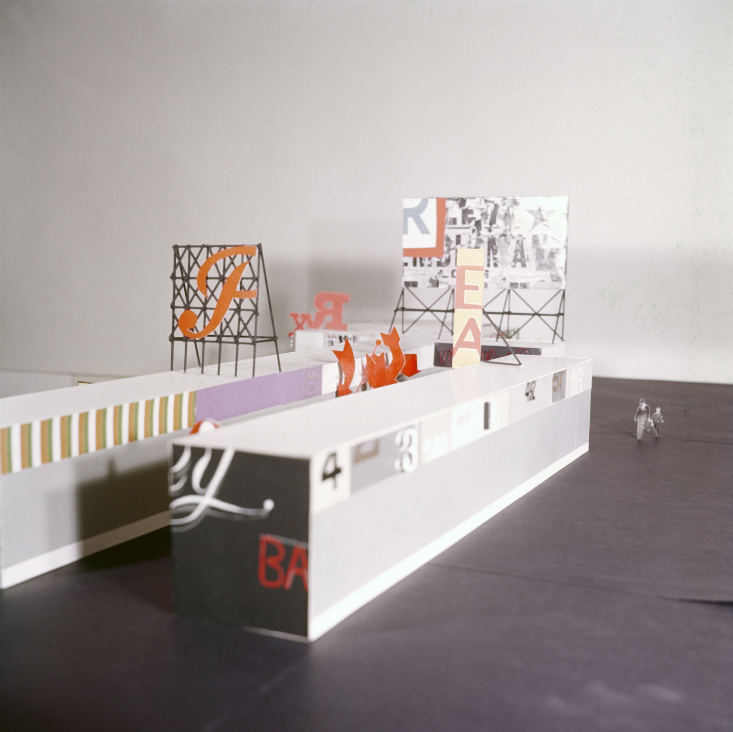 Robert Brownjohn, Ivan Chermayeff, Thomas Geismar. Brussels World Fair (View of the model). 1958
