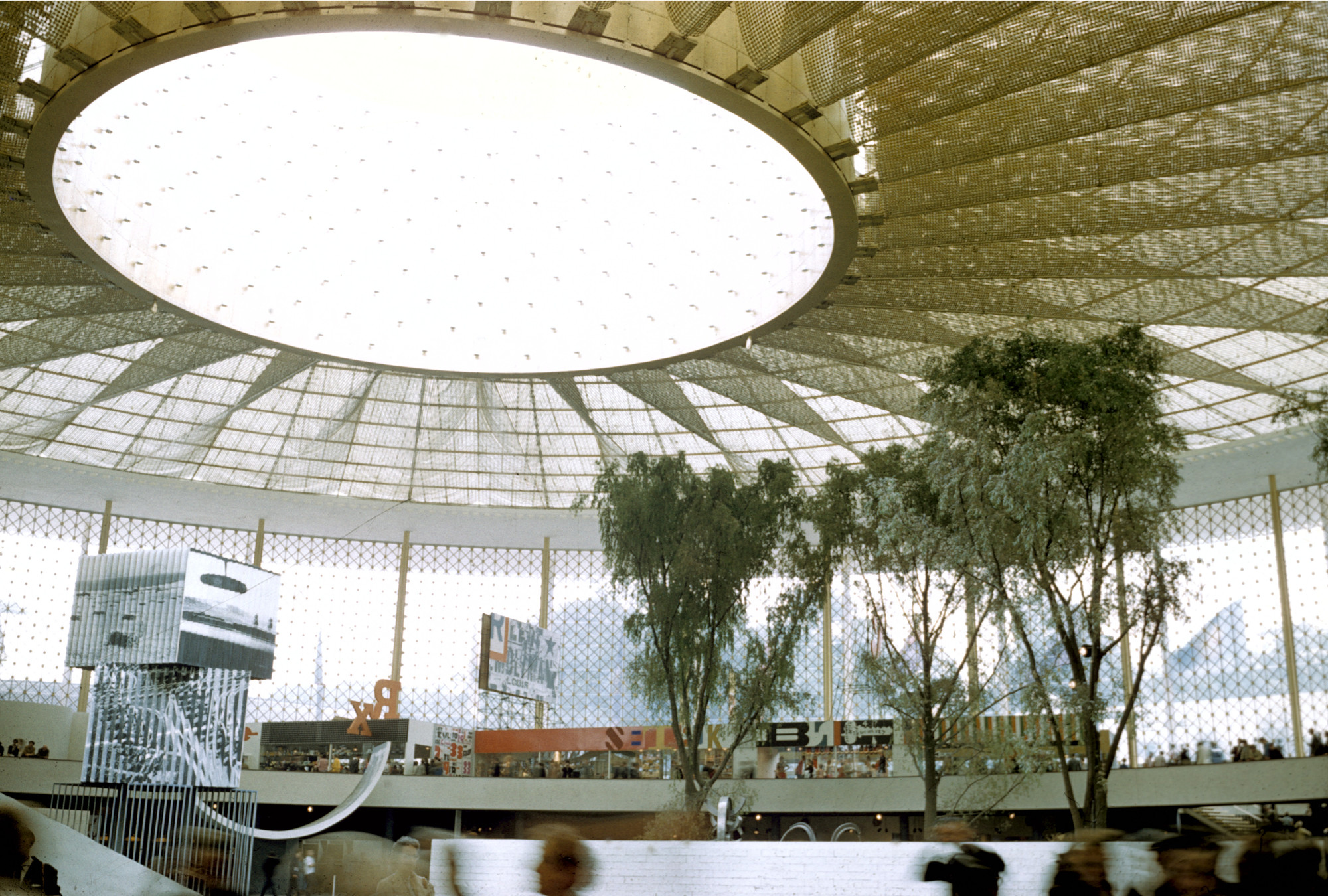 Robert Brownjohn, Ivan Chermayeff, Thomas Geismar. Brussels World Fair (View of the fair). 1958